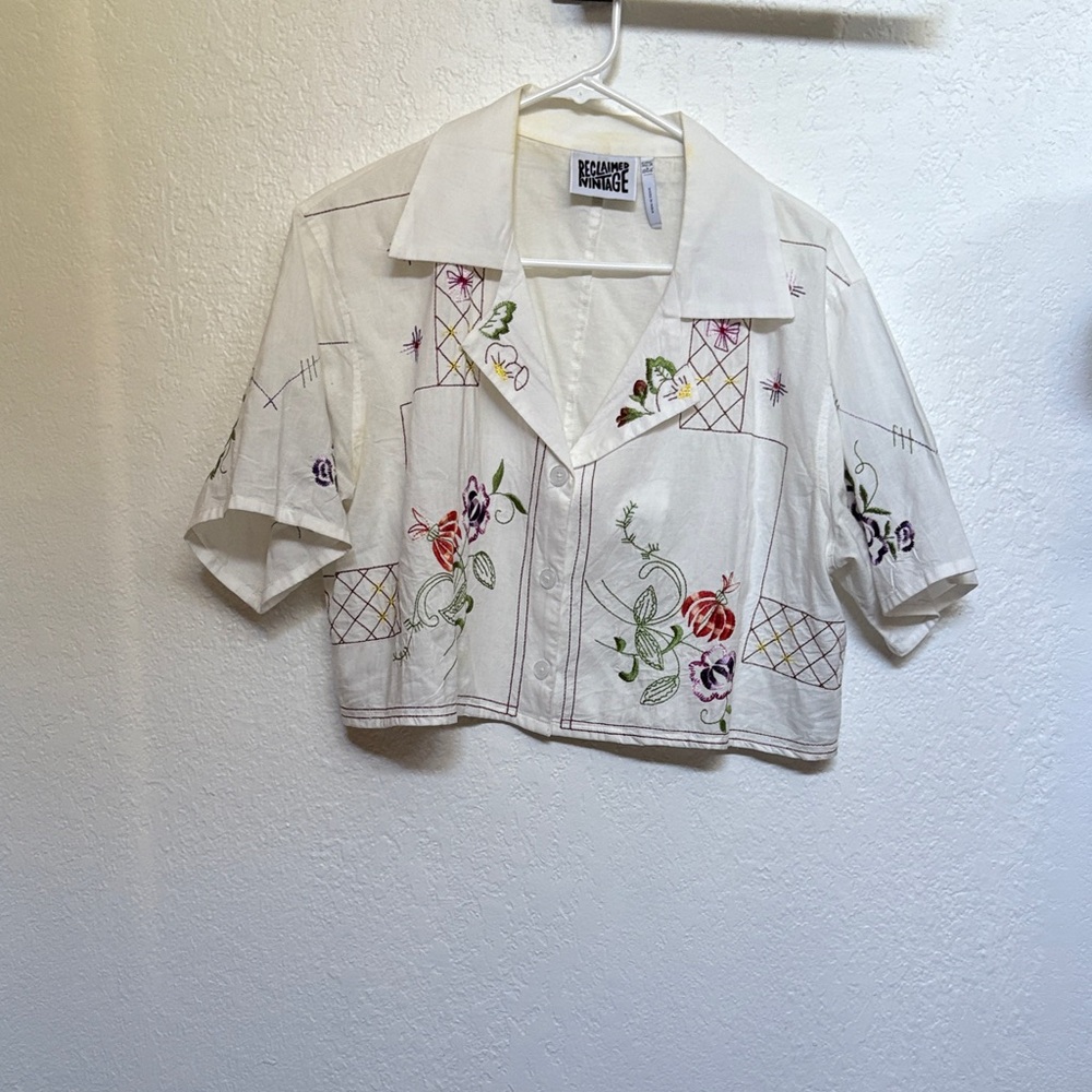 White cropped Floral Embroidered Women's Top